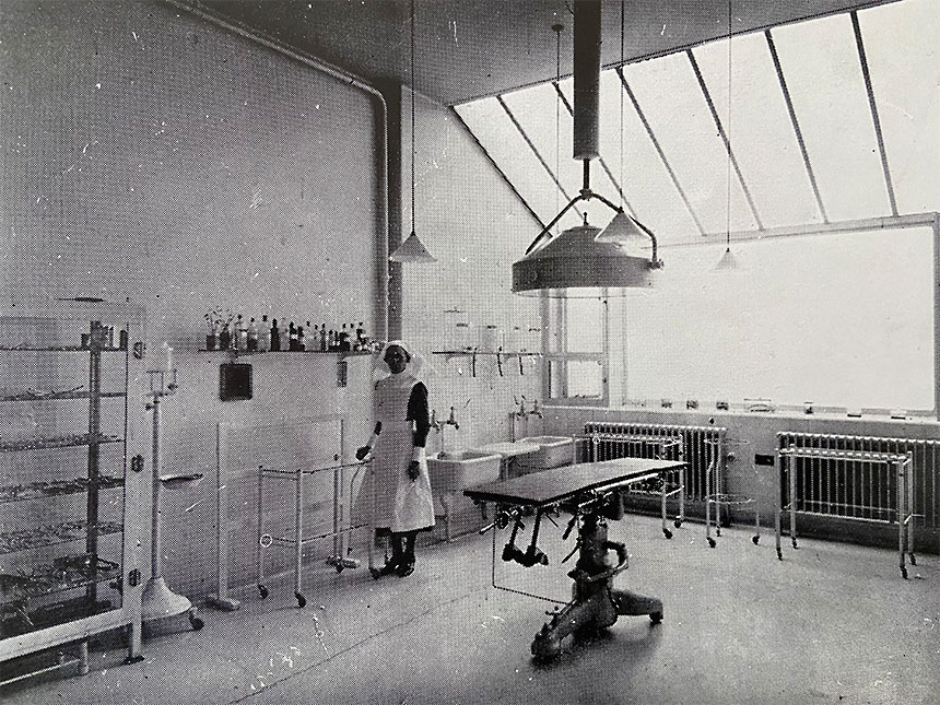 Photo: 1928 Torbay Hospital operating theatre