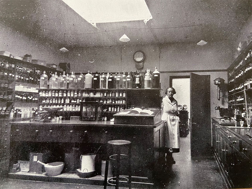 Photo: 1928 Torbay Hospital's Dispensary